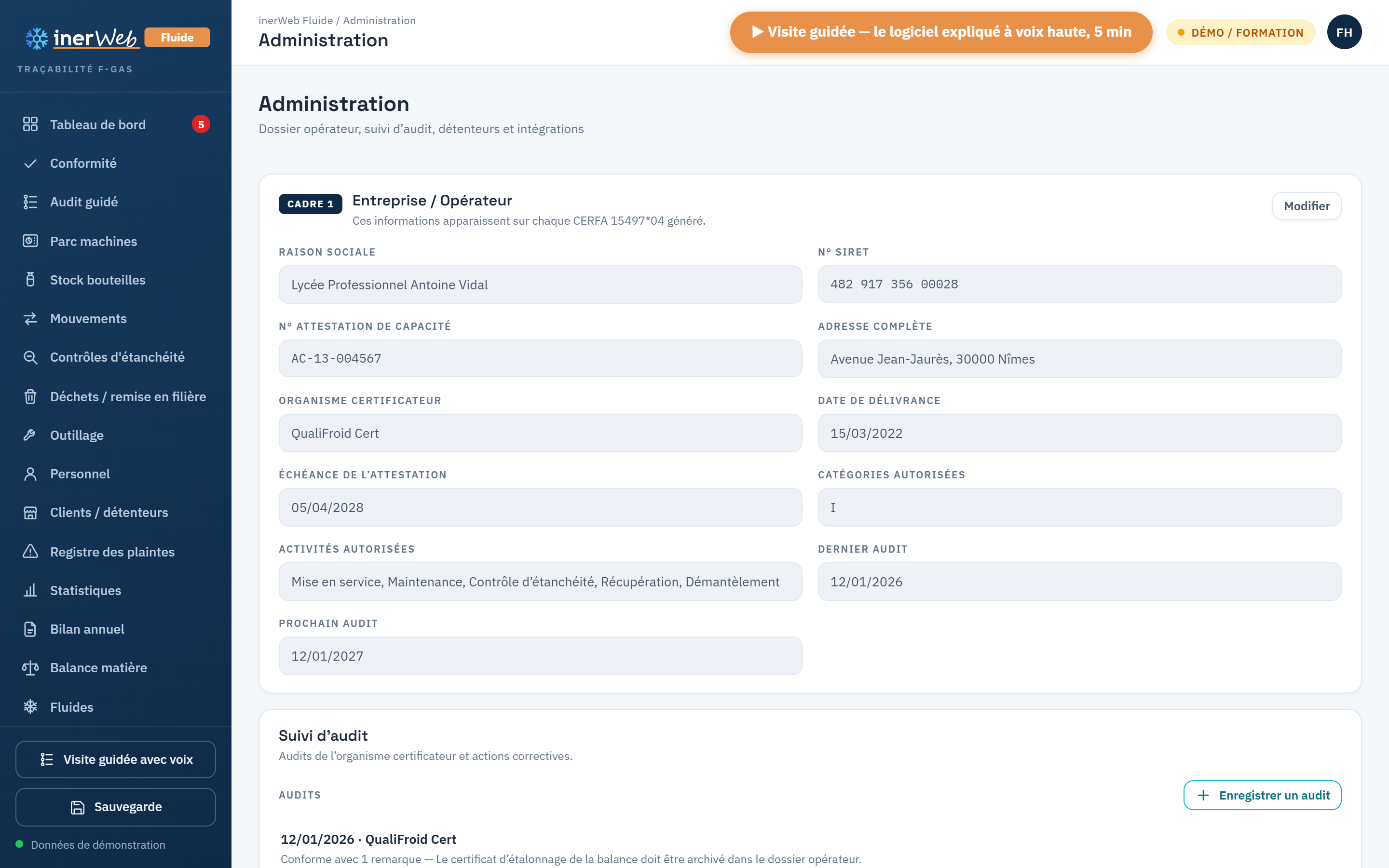 Écran Administration : informations de l'établissement, attestation de capacité et réglages.